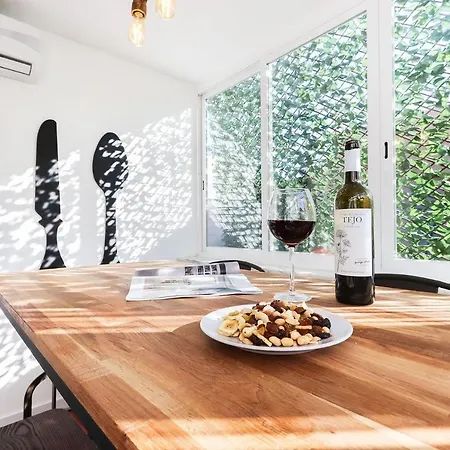 Rato Design With Terrace By Homing Appartement