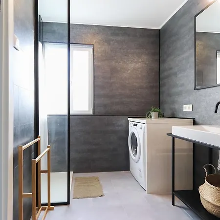 Rato Design With Terrace By Homing Appartement